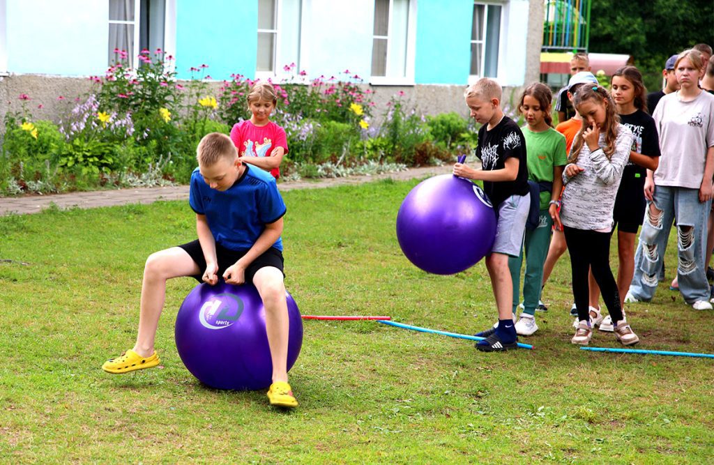 Воспитатели — на отдых, подростки — у руля: как прошел день самоуправления в "Орленке"