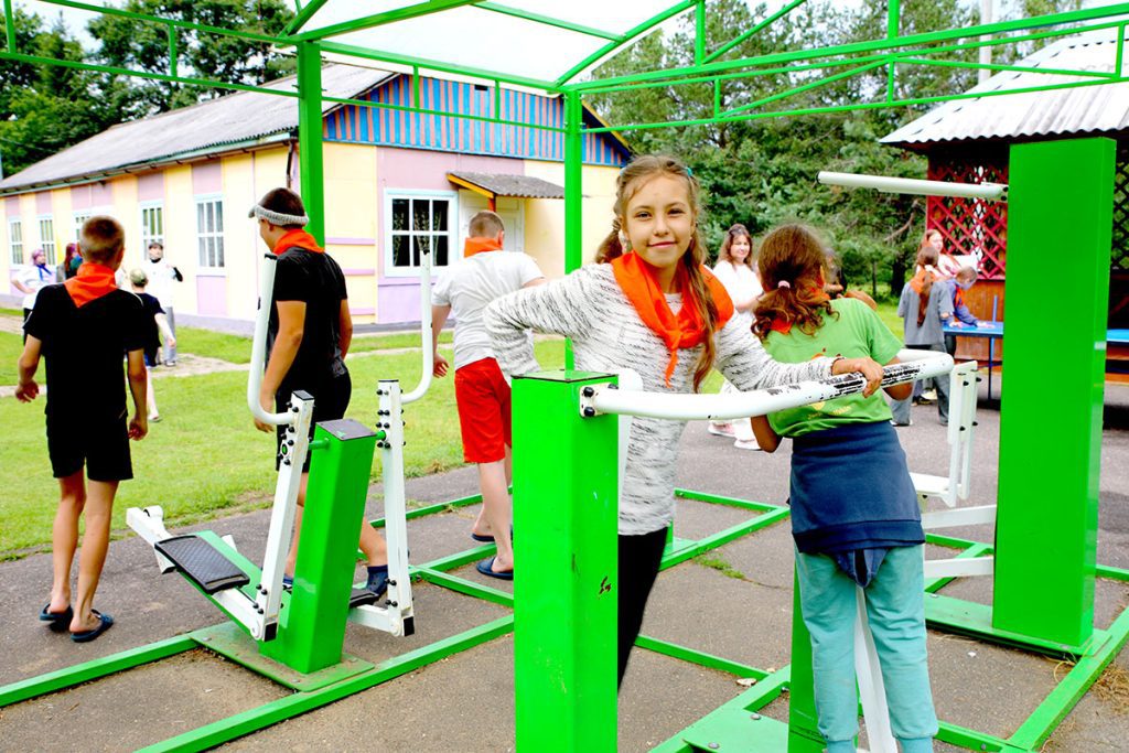 Воспитатели — на отдых, подростки — у руля: как прошел день самоуправления в "Орленке"