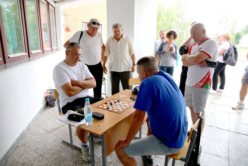 В каких видах спорта проходили соревнования среди участников летней спартакиады депутатского корпуса Могилевской области