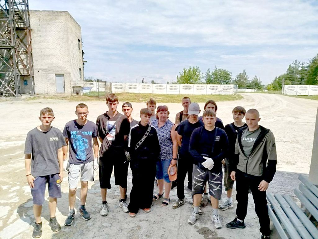 В Климовичах работает строительный отряд