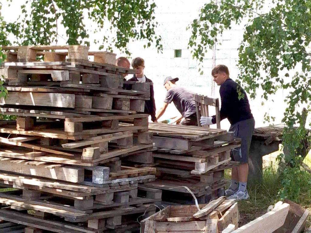 В Климовичах работает строительный отряд