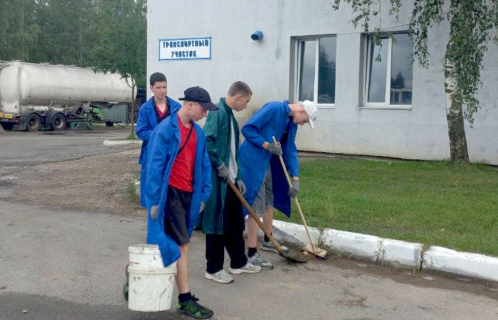 Школьный «СтудПроДвиж» из Климовичей занимается благоустройством
