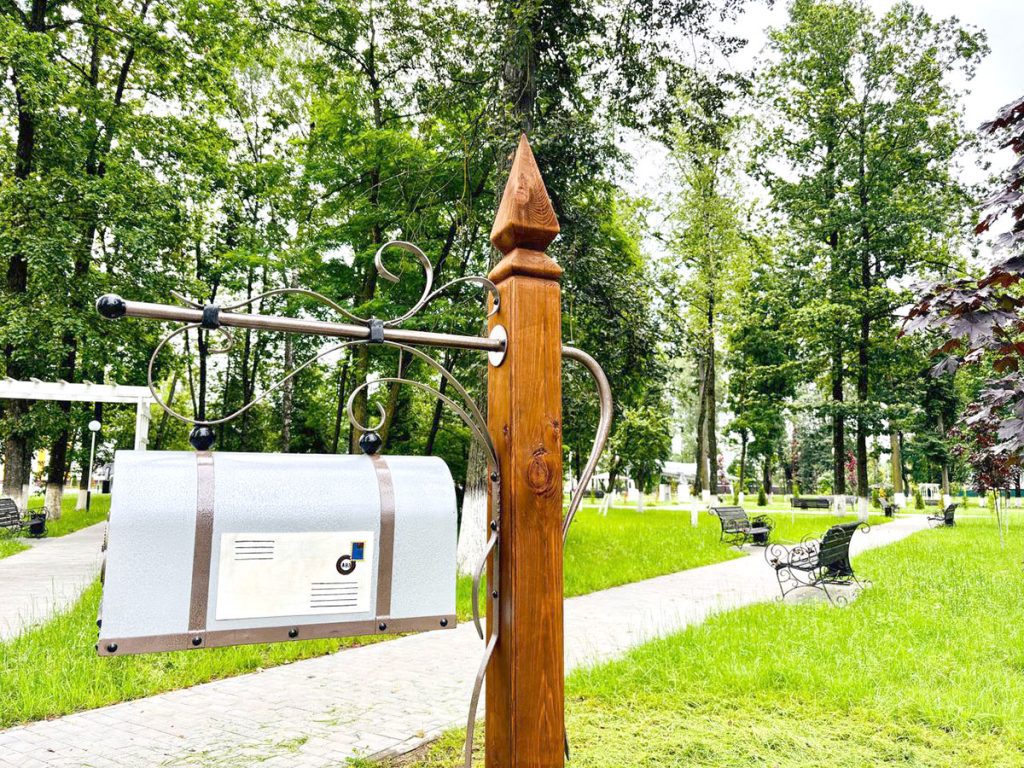 Креатив от работников ЛВЗ: как Климовичи преображаются малыми архитектурными формами