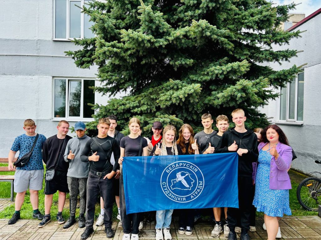 Школьный «СтудПроДвиж» из Климовичей занимается благоустройством