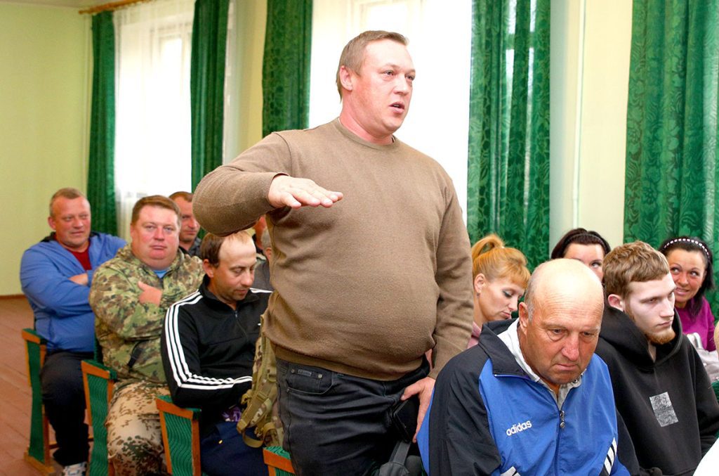 Глава района Виктор Пугач встретился с тружениками ГУКДСП «Климовичская ПМК № 256»