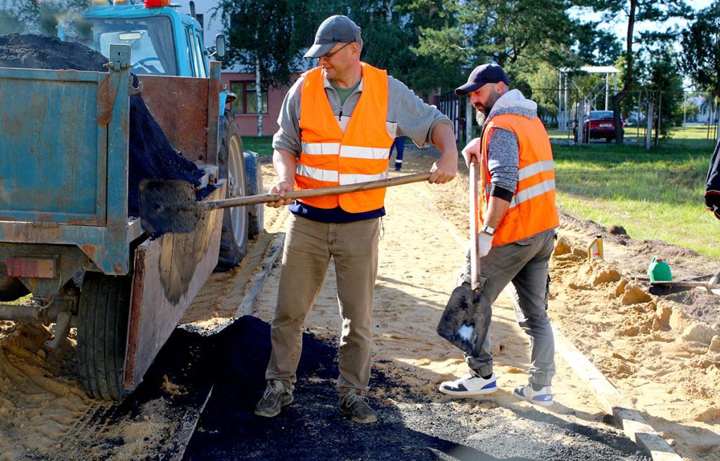 Где в Климовичах появится новая тротуарная дорожка