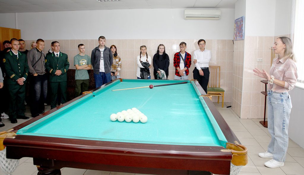 Диалог с будущим: Виктор Пугач встретился с молодыми специалистами Климовщины