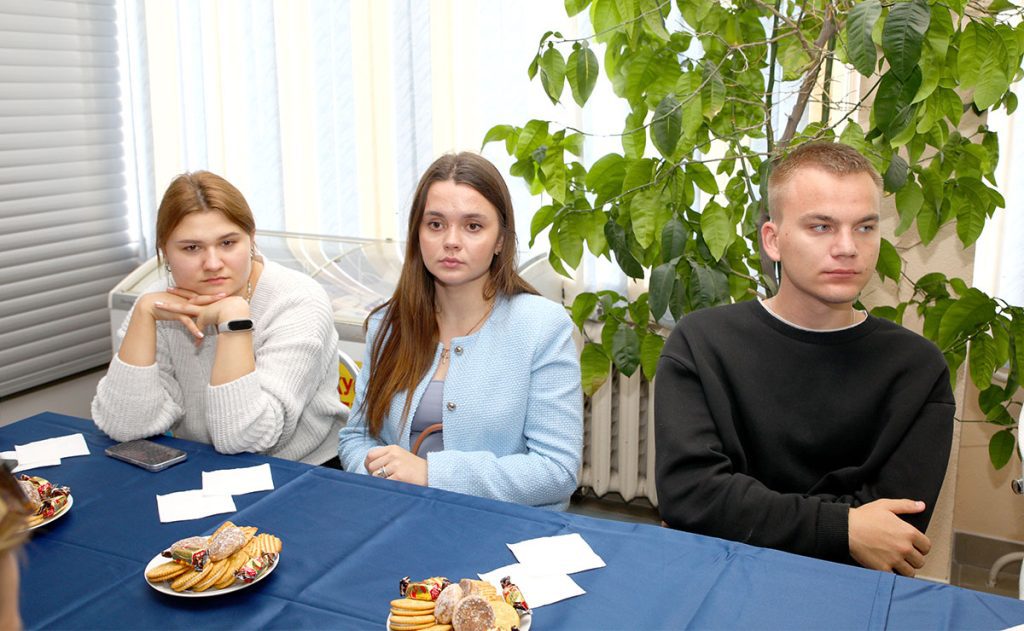 Диалог с будущим: Виктор Пугач встретился с молодыми специалистами Климовщины