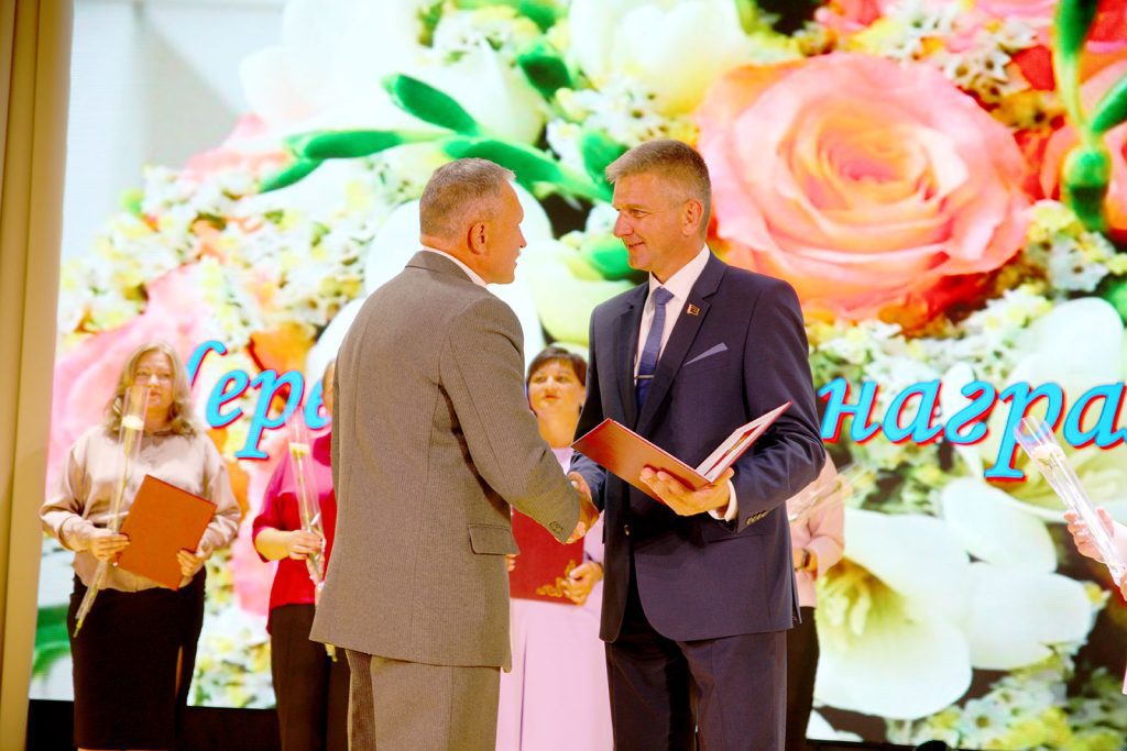 Климовщина чествует учителей: итоги августовской конференции 2025