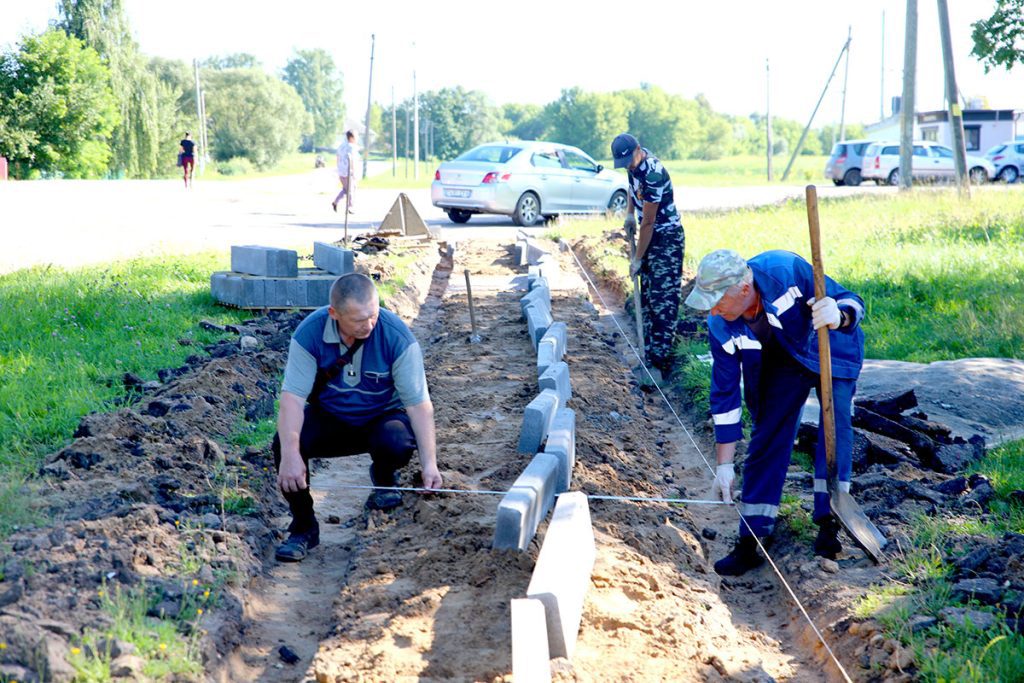 Где в Климовичах оборудуют тротуар