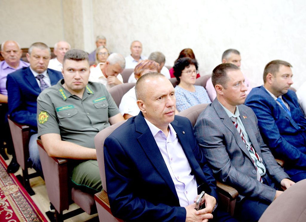 Итоги работы с обращениями граждан и юридических лиц в январе — июне 2025 года рассмотрели на очередном заседании райисполкома