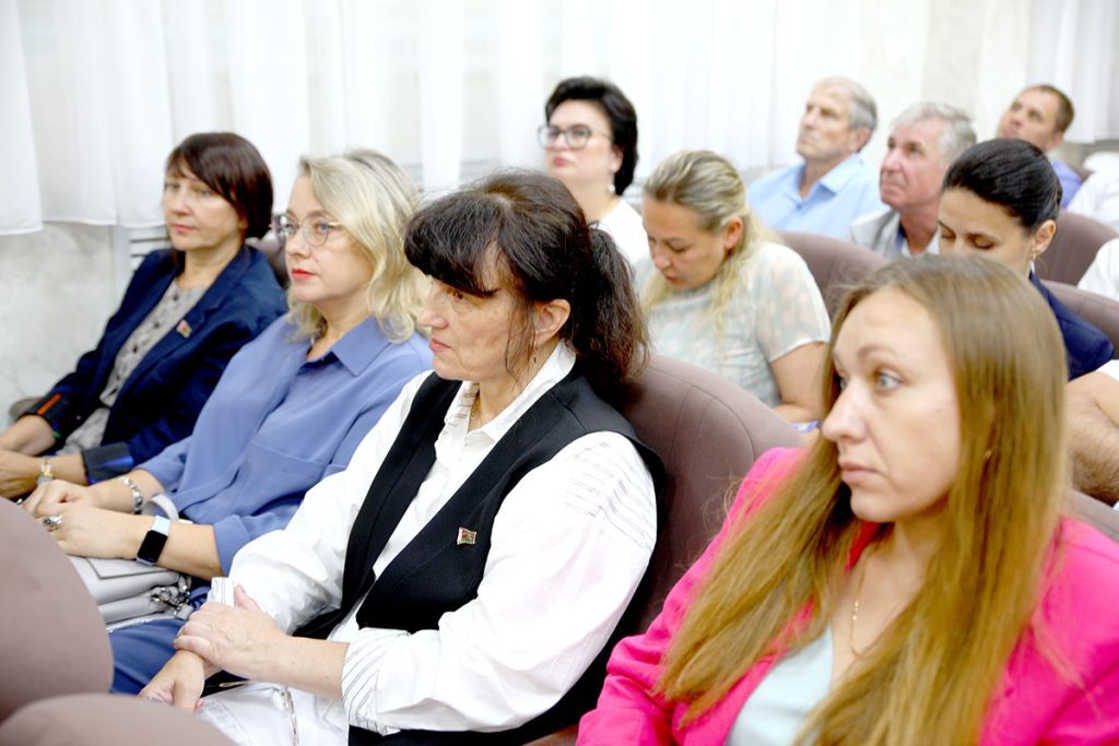 Как работают с кадрами на Климовичском комбинате хлебопродуктов