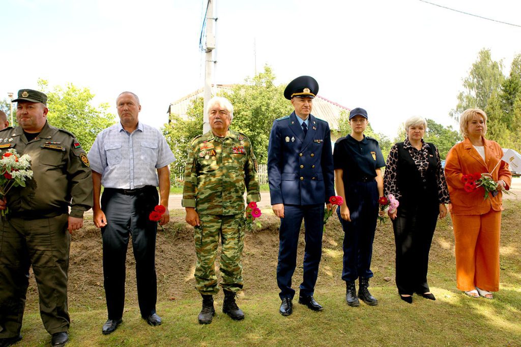 В Климовичском районе торжественно открыли «Вахту Памяти»