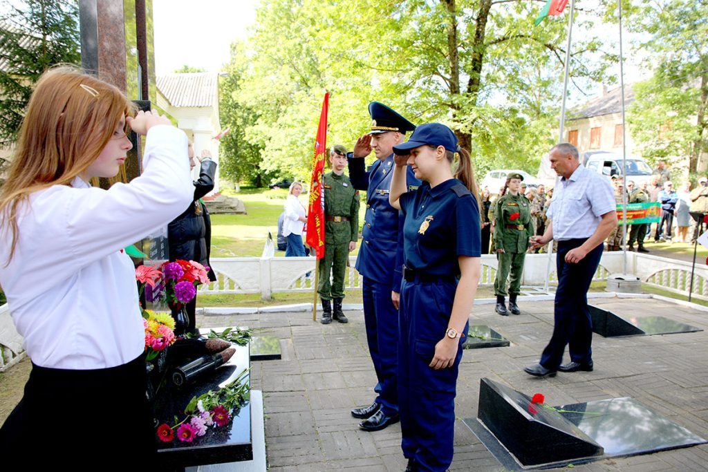В Климовичском районе торжественно открыли «Вахту Памяти»