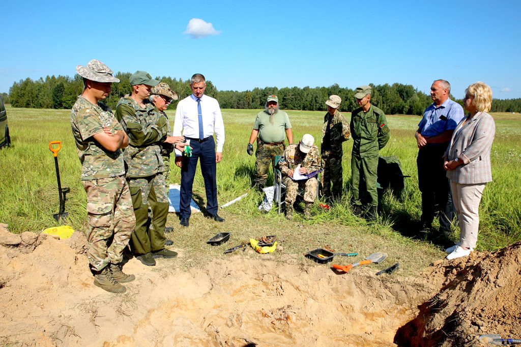 Глава района Виктор Пугач встретился с бойцами поисковых отрядов