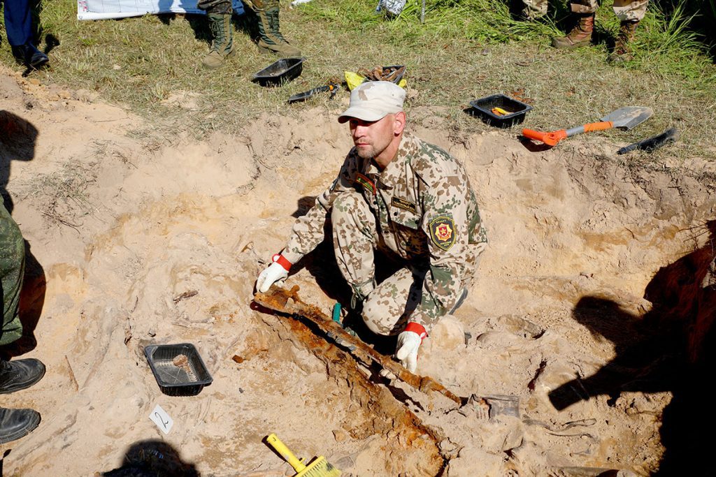 Глава района Виктор Пугач встретился с бойцами поисковых отрядов