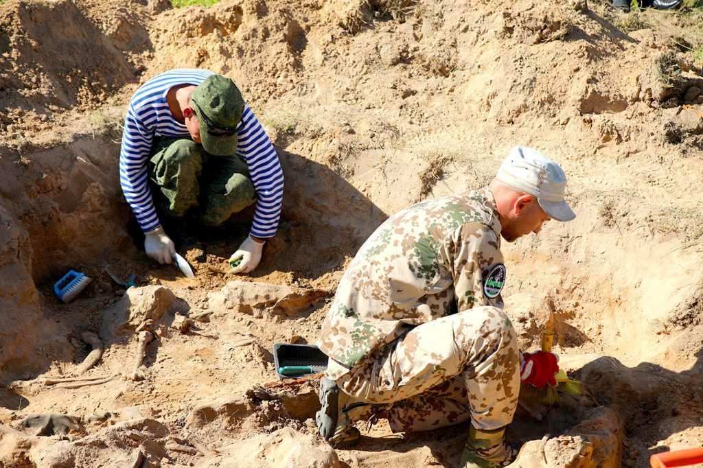 Глава района Виктор Пугач встретился с бойцами поисковых отрядов