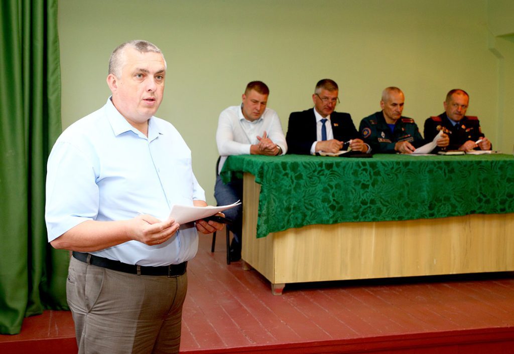 Глава района Виктор Пугач встретился с тружениками ГУКДСП «Климовичская ПМК № 256»