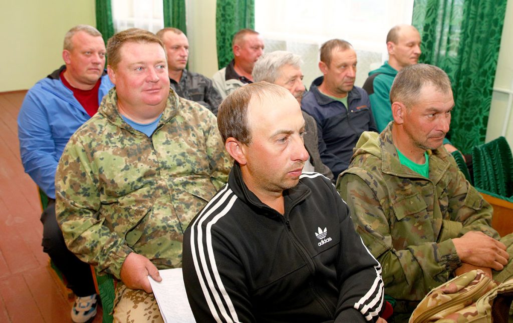 Глава района Виктор Пугач встретился с тружениками ГУКДСП «Климовичская ПМК № 256»