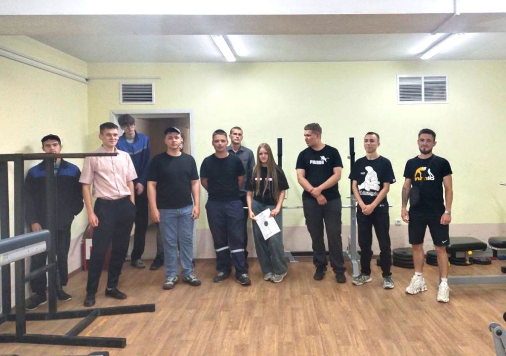 Директор ОАО «Климовичский КХП» Александр Руденя встретился с молодыми специалистами