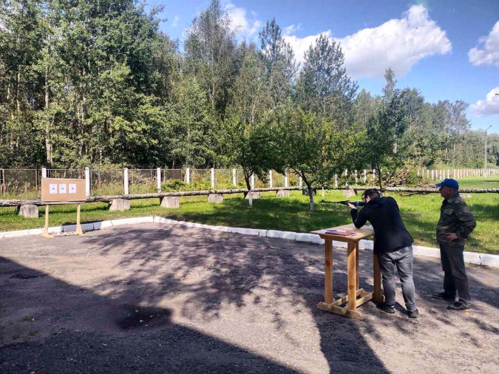 Директор ОАО «Климовичский КХП» Александр Руденя встретился с молодыми специалистами