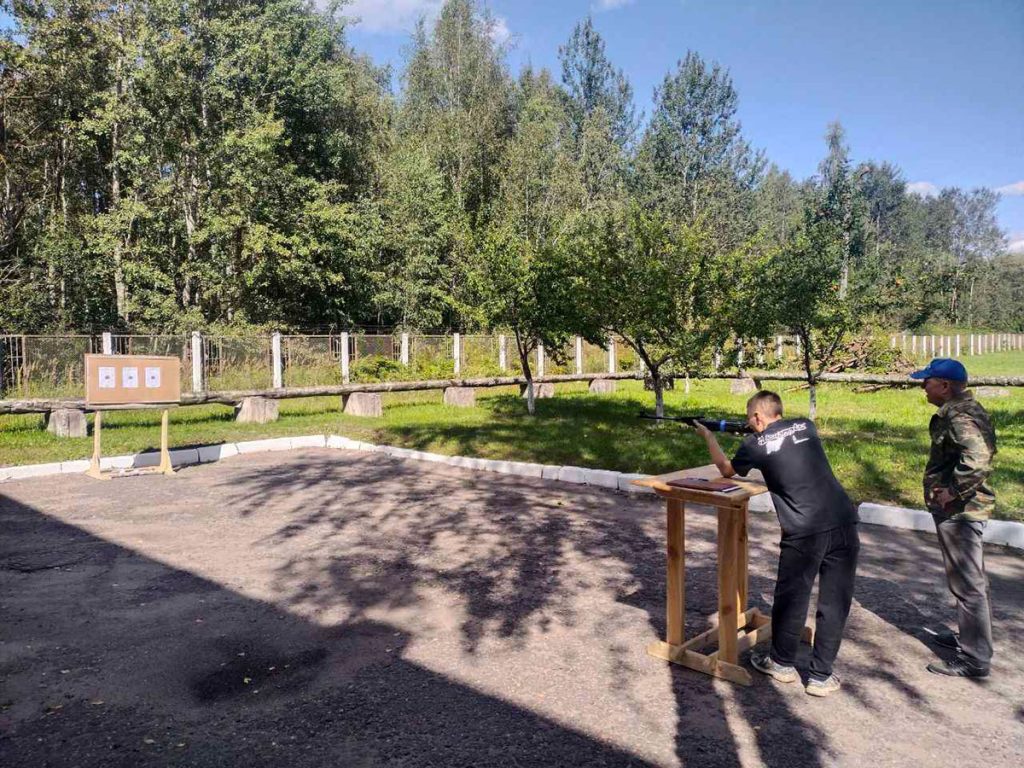 Директор ОАО «Климовичский КХП» Александр Руденя встретился с молодыми специалистами