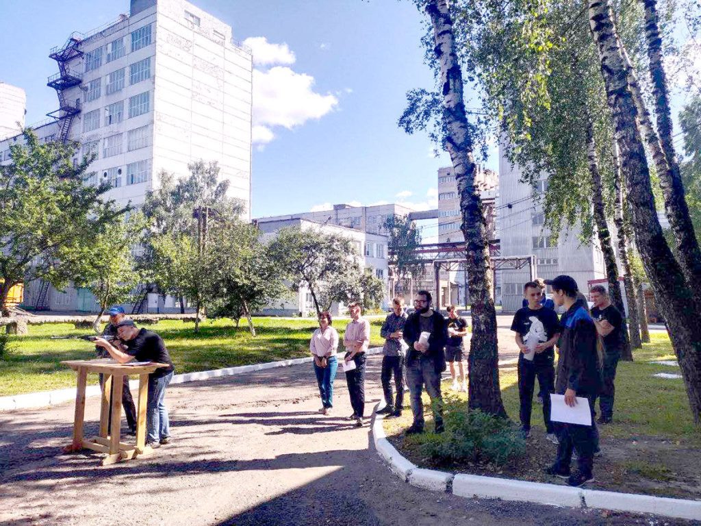 Директор ОАО «Климовичский КХП» Александр Руденя встретился с молодыми специалистами