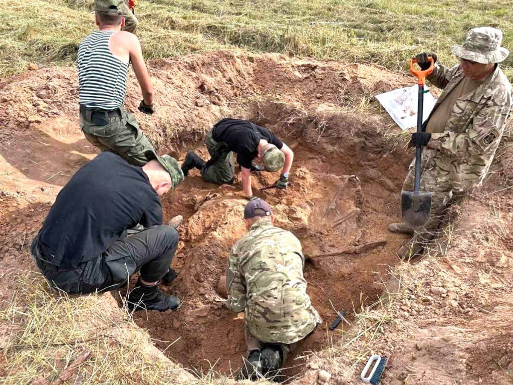 В Климовичском районе торжественно открыли «Вахту Памяти»