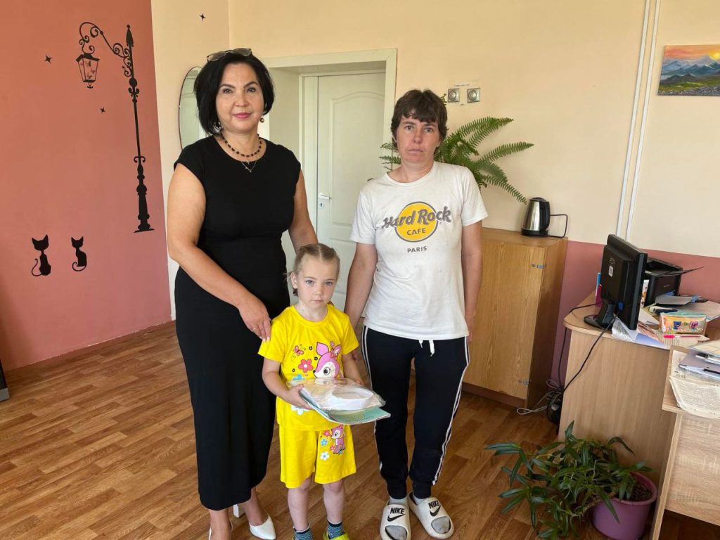 Белорусская партия «Белая Русь» помогает климовичским школьникам