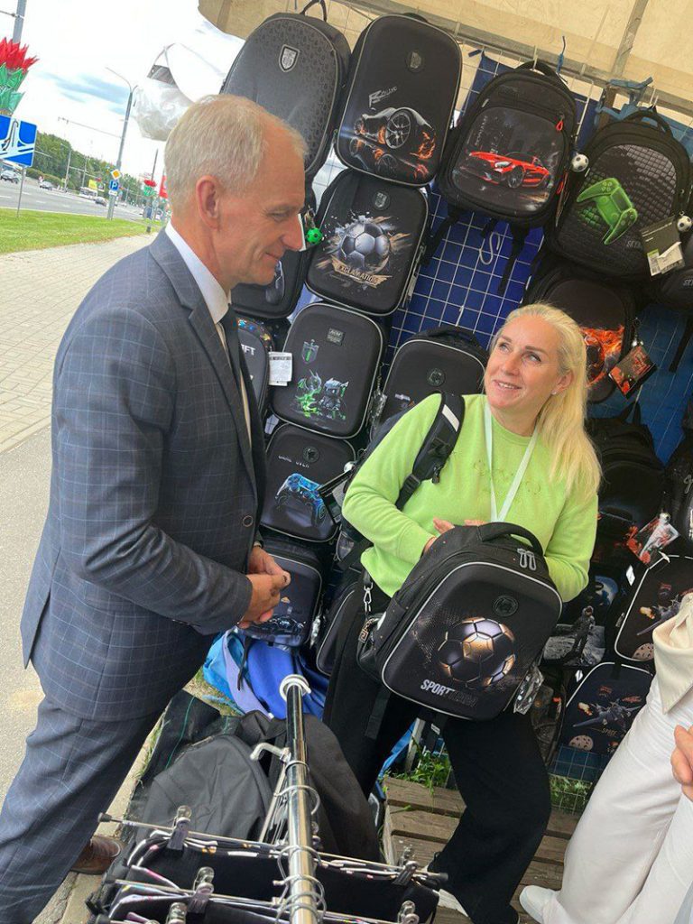 Член Совета Республики Константин Сиротин: «Доступность школьных товаров для семей с разным уровнем дохода»