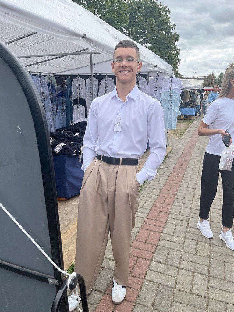 Член Совета Республики Константин Сиротин: «Доступность школьных товаров для семей с разным уровнем дохода»