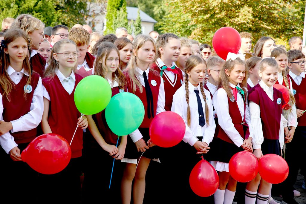 День знаний в Климовичах: как стартовал учебный год в средней школе № 3