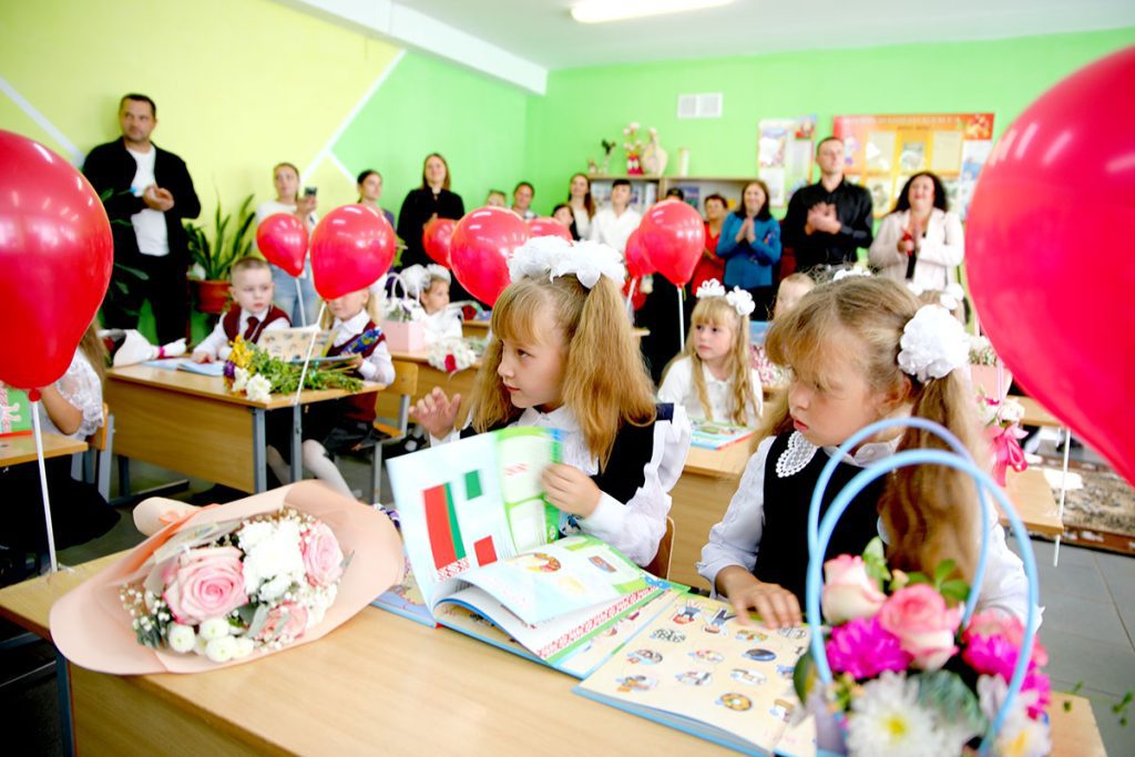 День знаний в Климовичах: как стартовал учебный год в средней школе № 3