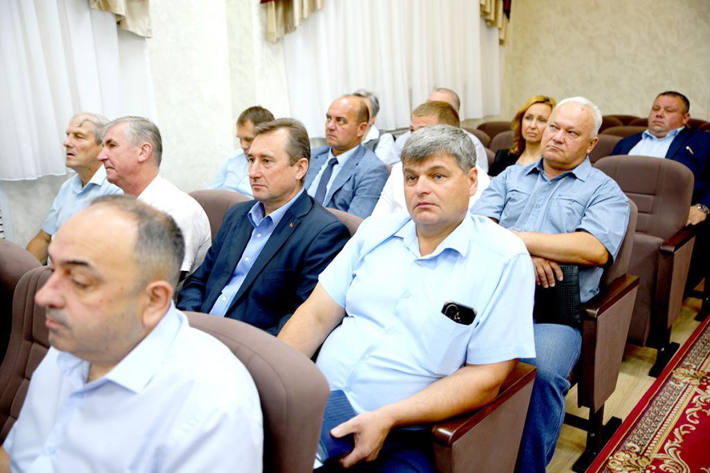 Глава Климовичского района Виктор Пугач провел аппаратное совещание