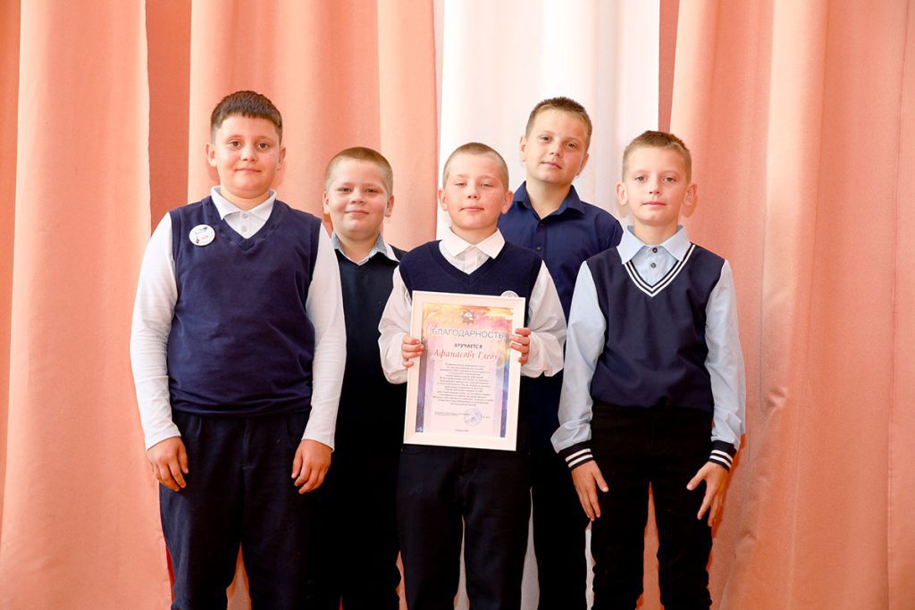 Юный климовчанин получил награду от спасателей за героизм во время пожара