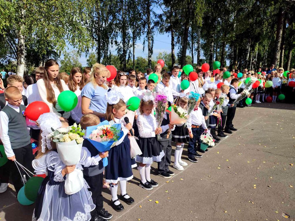 Эстафета поколений: как на Климовщине провели День знаний