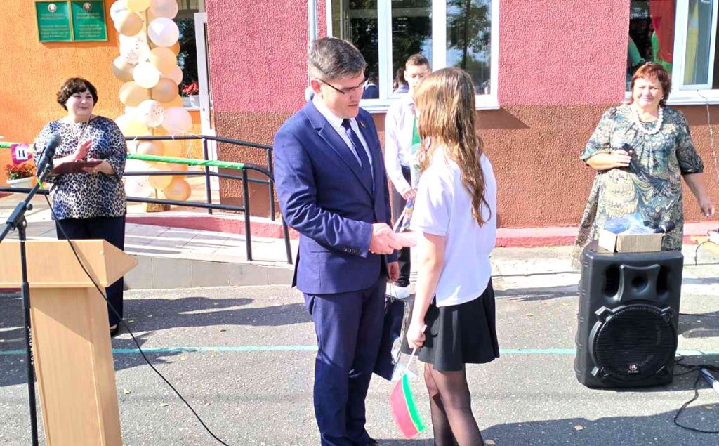 Эстафета поколений: как на Климовщине провели День знаний