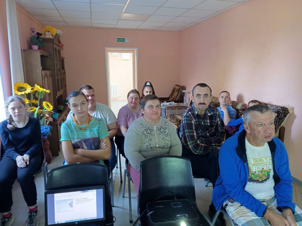 В Климовичах прошел круглый стол о безопасном поведении с животными и насекомыми