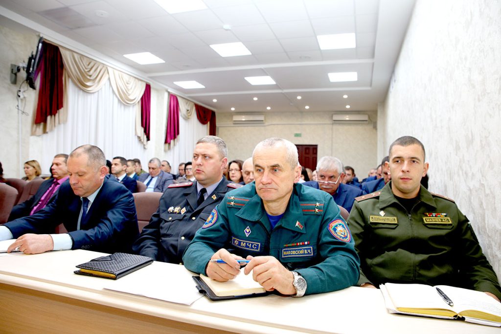 Виктор Пугач встретился с активом Климовичского района