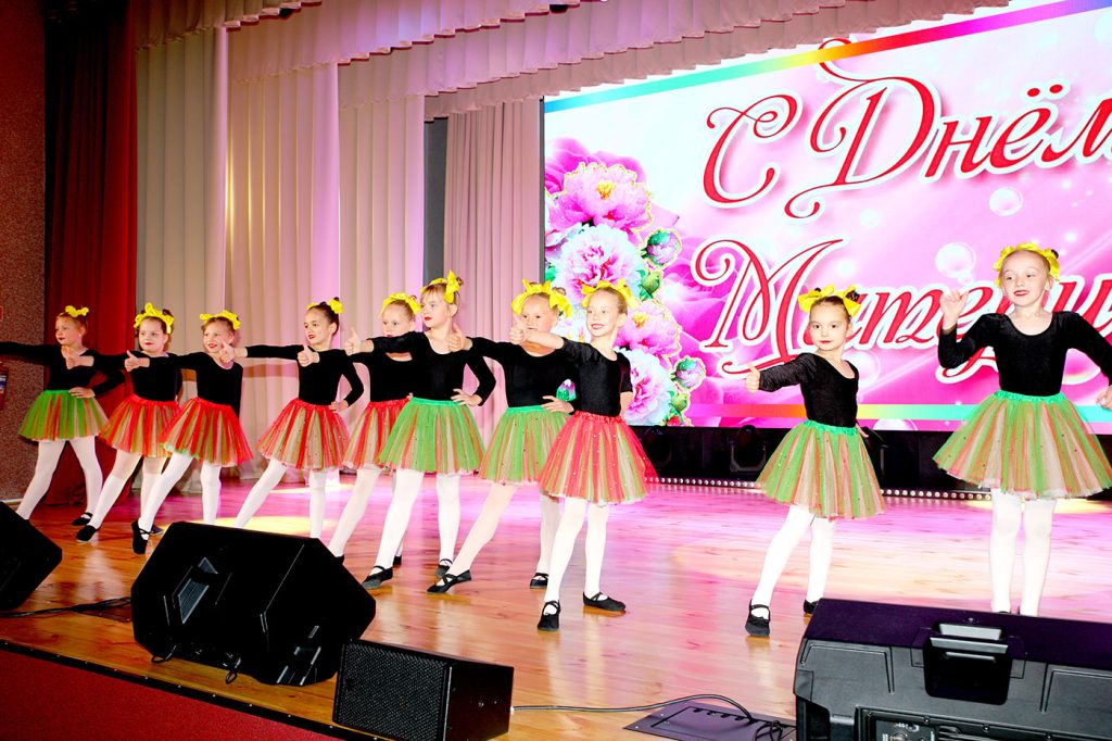 Праздник для тех, кто дарит жизнь: в Климовичском РЦК чествовали матерей