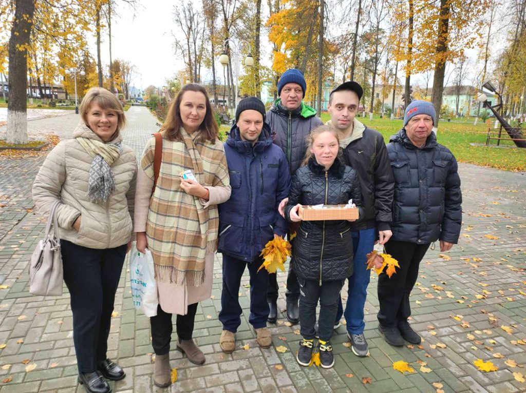 Как работники и посетители Климовичского РЦСОН чествовали матерей