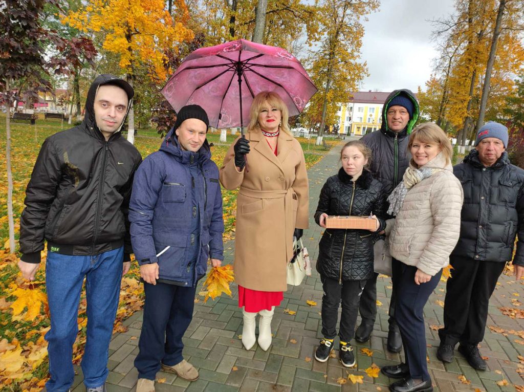 Как работники и посетители Климовичского РЦСОН чествовали матерей