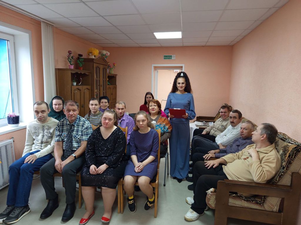 Как работники и посетители Климовичского РЦСОН чествовали матерей