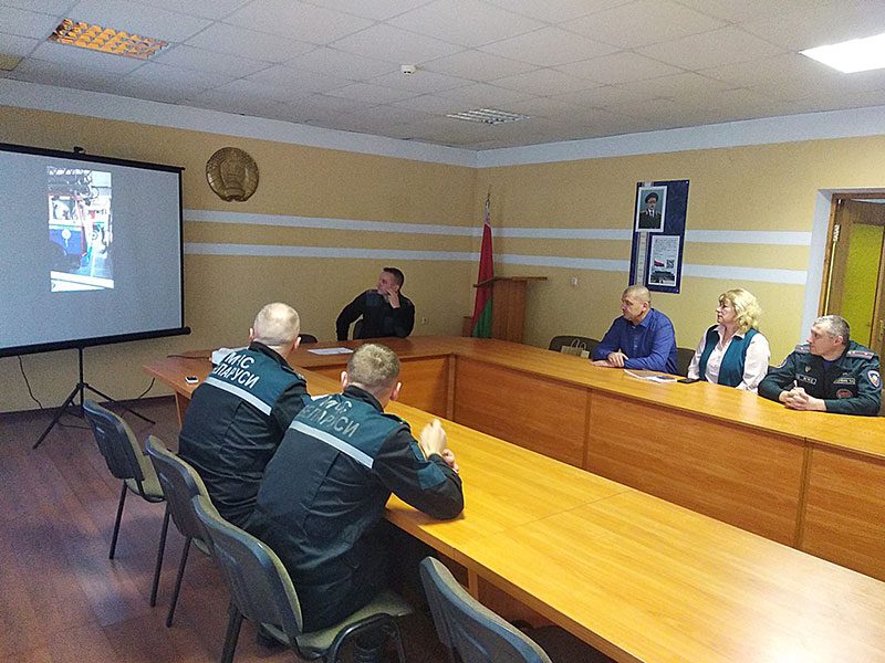 В Климовичском РОЧС состоялись торжественные проводы на пенсию
