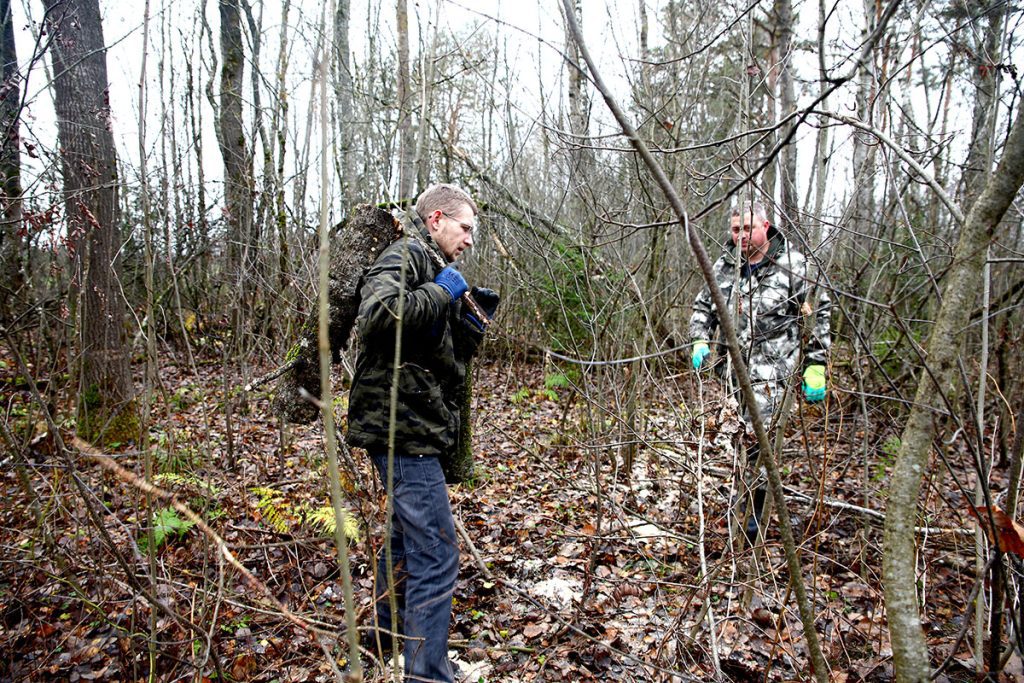 Климовчане благоустраивают придорожные полосы