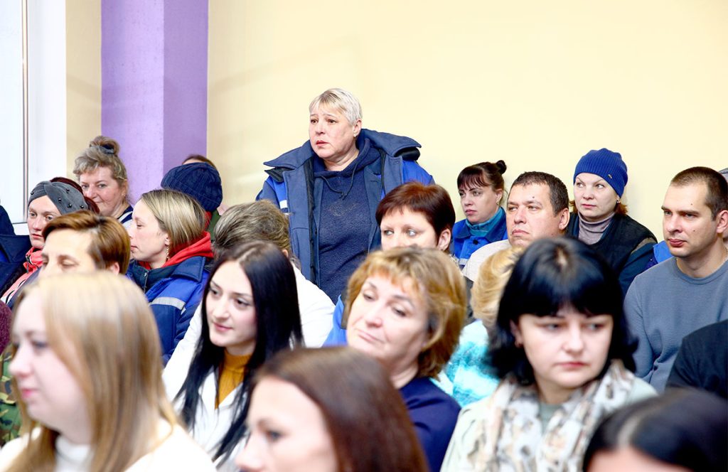 Виктор Пугач встретился с работниками Климовичского КХП