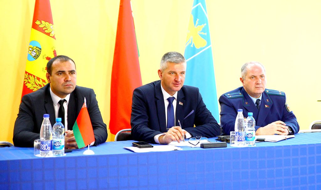 Виктор Пугач встретился с работниками Климовичского КХП