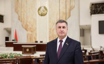 Сергей Давыдов: «В гербе, флаге и гимне заложены мужество предков и стремление к процветанию» Главная