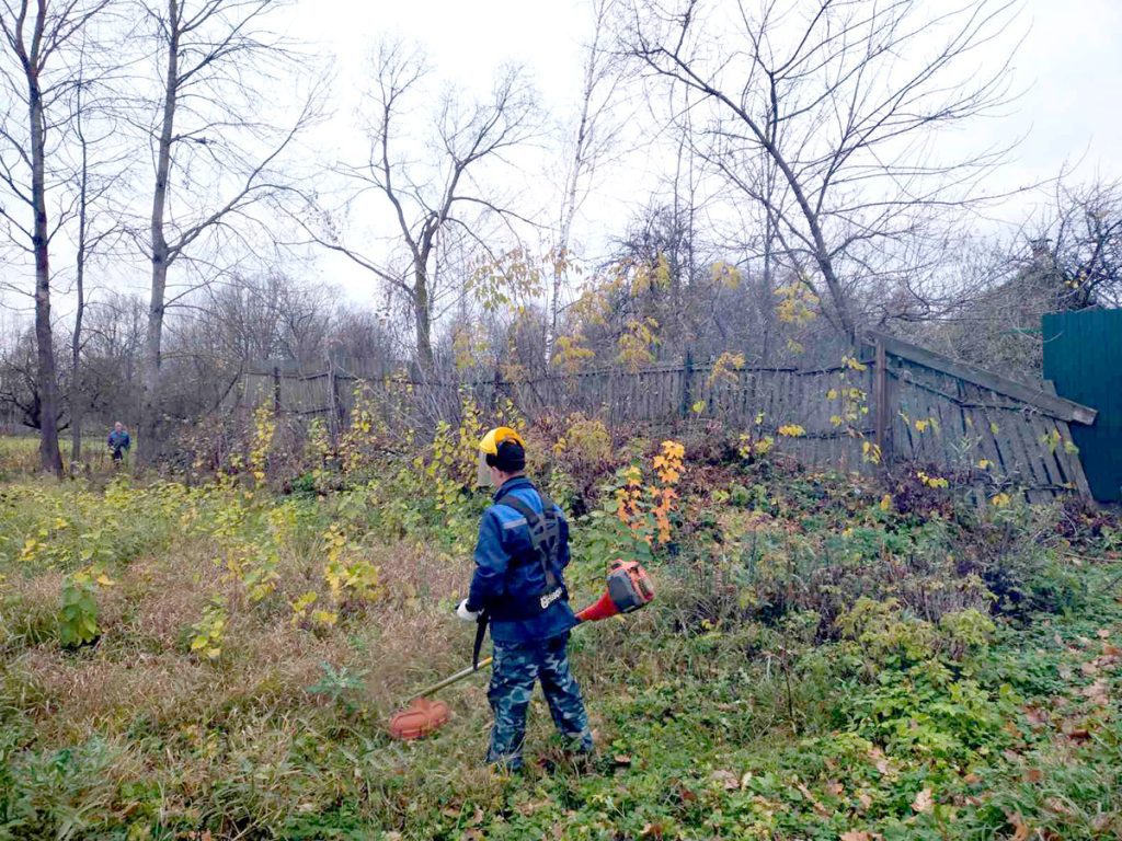 Климовчане благоустраивают общественные территории родного города