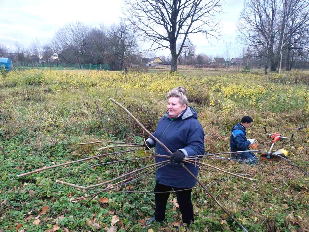 Климовчане благоустраивают общественные территории родного города